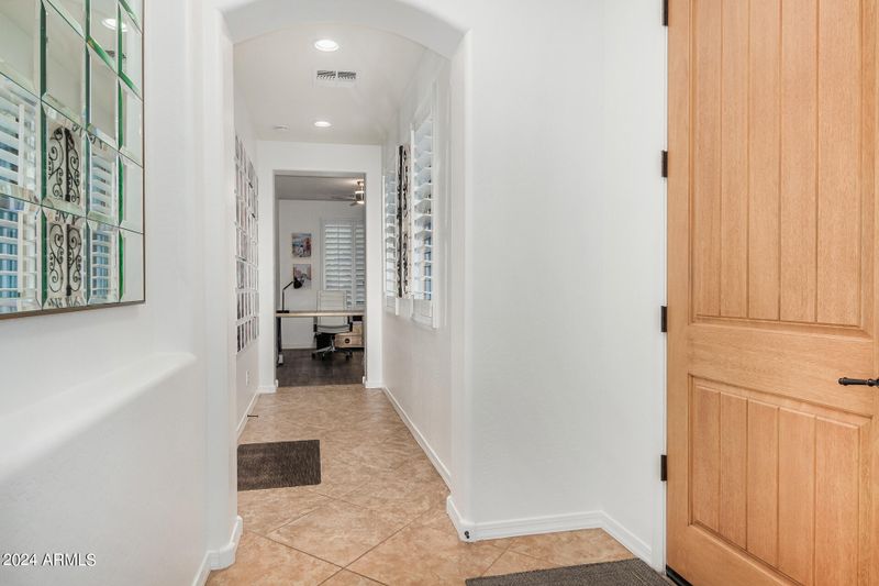 3629 E Cat Balue Dr, Phoenix, AZ 85050