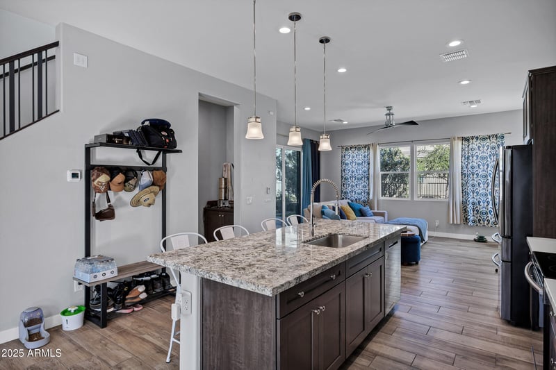 363 157th Ln, Goodyear, AZ 85338