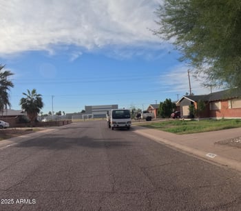 3632 Mclellan Blvd, Phoenix, AZ 85019