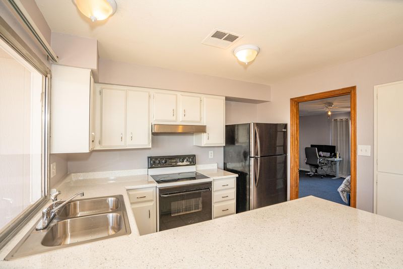 3632 N 90th Dr, Phoenix, AZ 85037