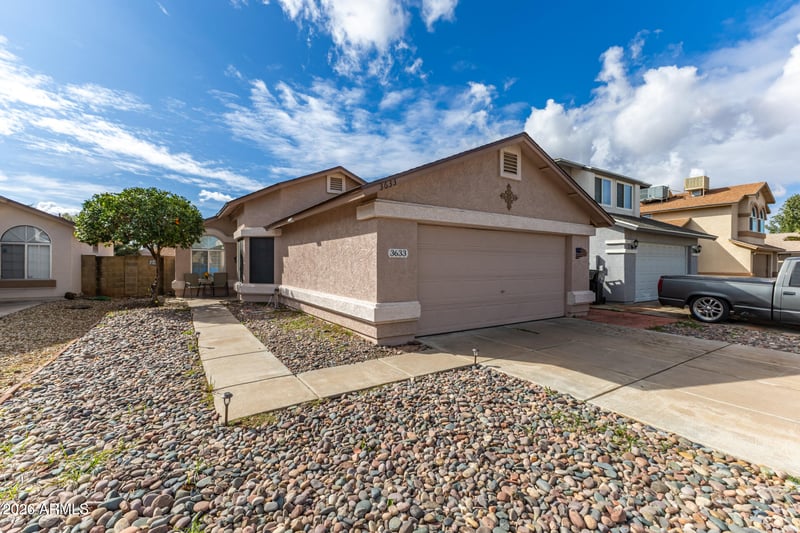 3633 Escuda Dr, Glendale, AZ 85308