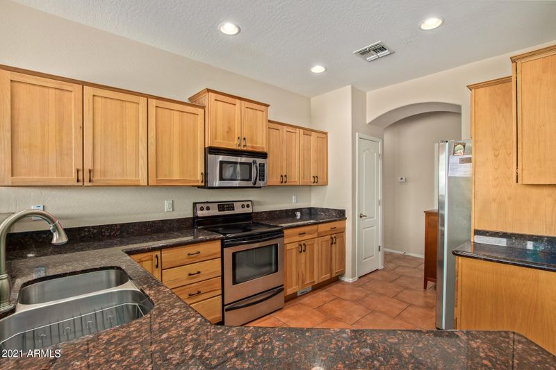 36337 N 7th St, Phoenix, AZ 85086