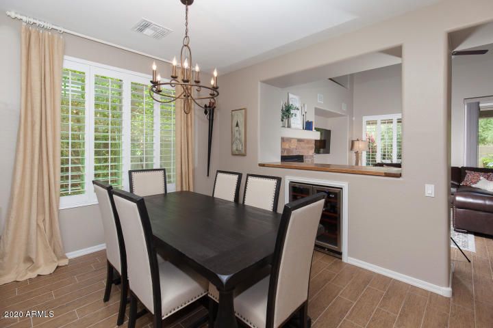 3634 E Cat Balue Dr, Phoenix, AZ 85050
