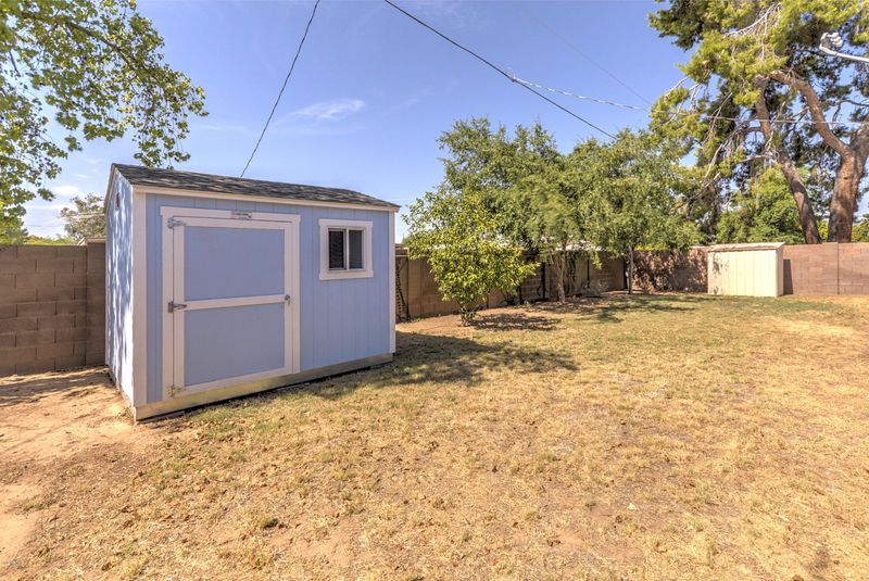 3637 E Laurel Ln, Phoenix, AZ 85028