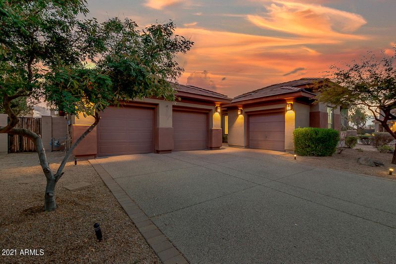 3637 E Los Gatos Dr, Phoenix, AZ 85050
