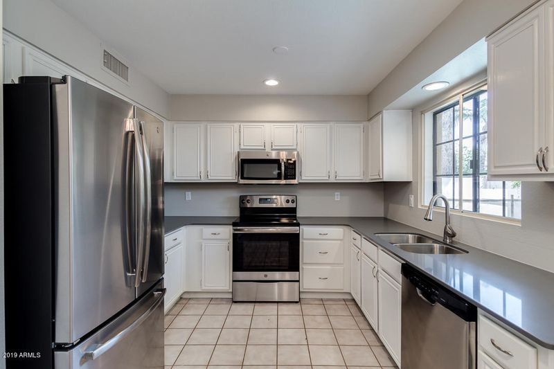 3637 E Rosemonte Dr, Phoenix, AZ 85050
