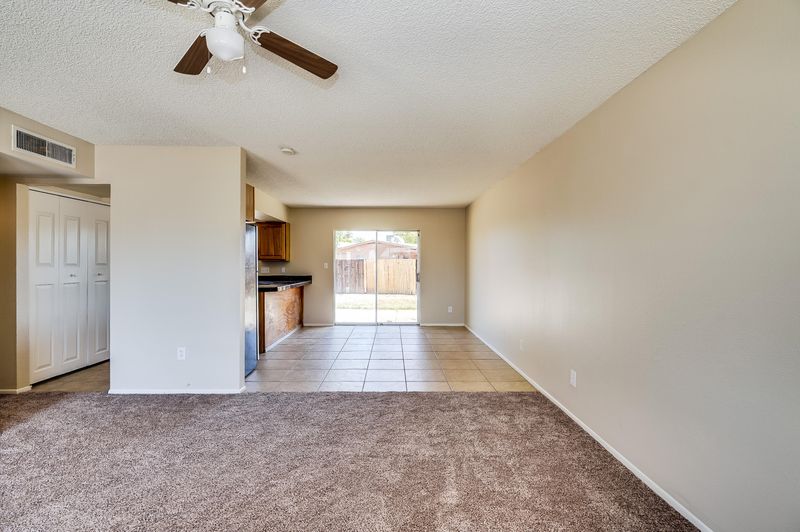 3637 N 61st Dr, Phoenix, AZ 85033