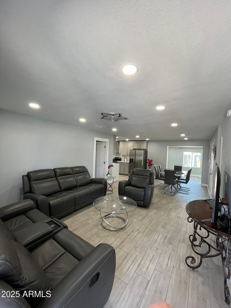3639 Lawrence Ln, Phoenix, AZ 85051