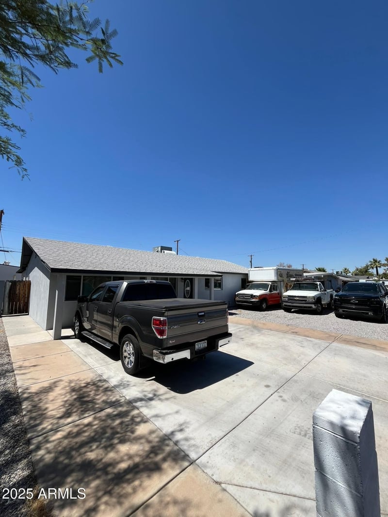 3639 Lawrence Ln, Phoenix, AZ 85051