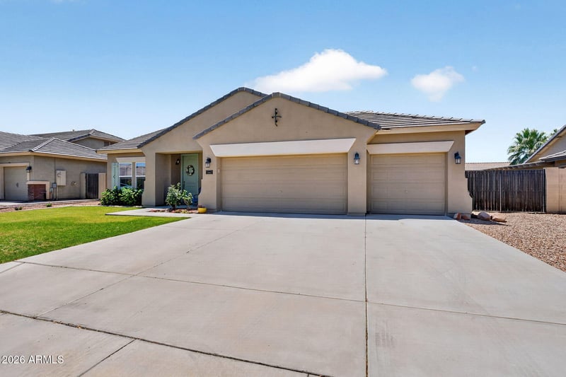 3643 Meadow Land Dr, San Tan Valley, AZ 85140