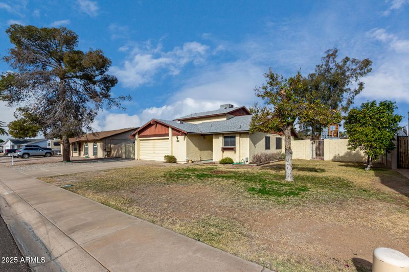 3644 W Saint John Rd, Glendale, AZ 85308