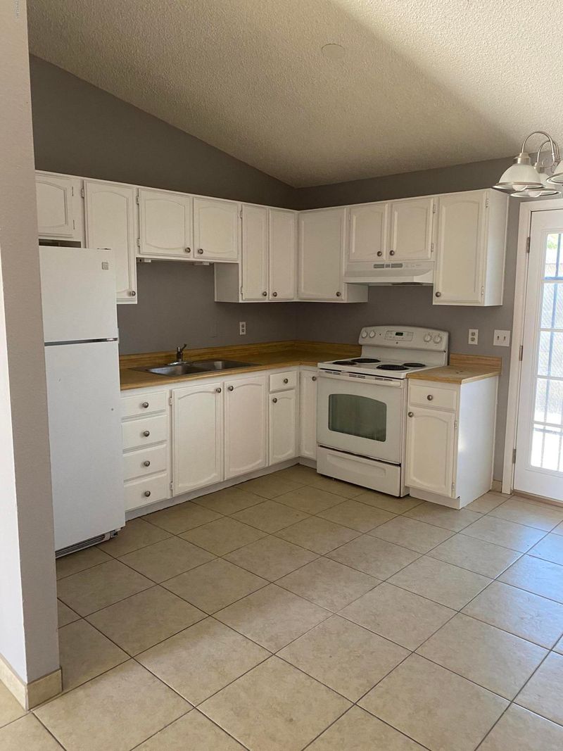3645 N 71st Ave #9, Phoenix, AZ 85033