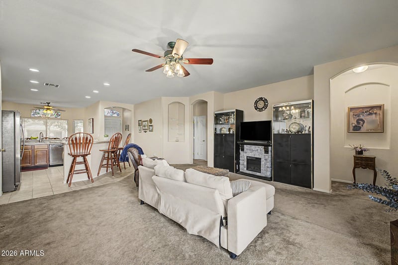 3645 S Joshua Tree Ln, Gilbert, AZ 85297