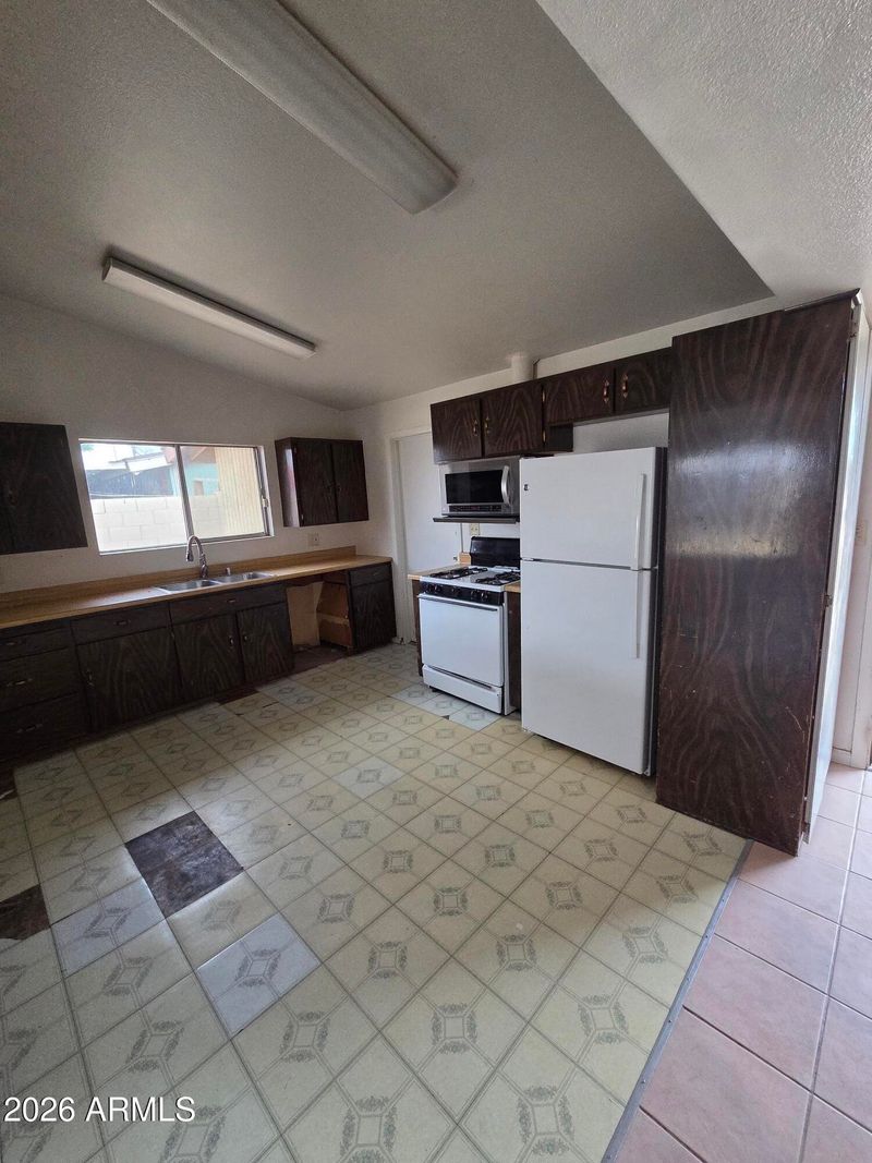3645 W Diana Ave, Phoenix, AZ 85051