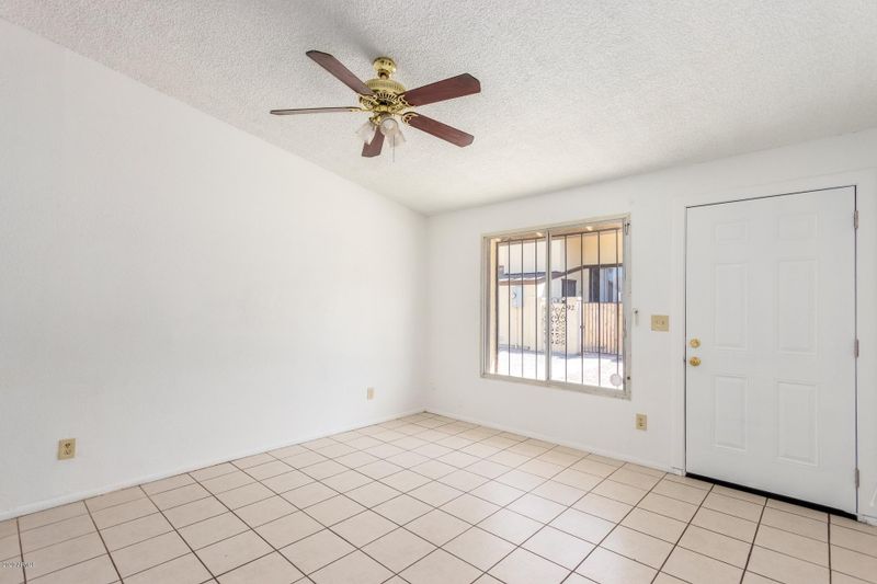 3646 N 69th Ave #101, Phoenix, AZ 85033