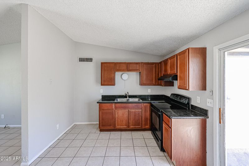 3646 N 69th Ave #4, Phoenix, AZ 85033