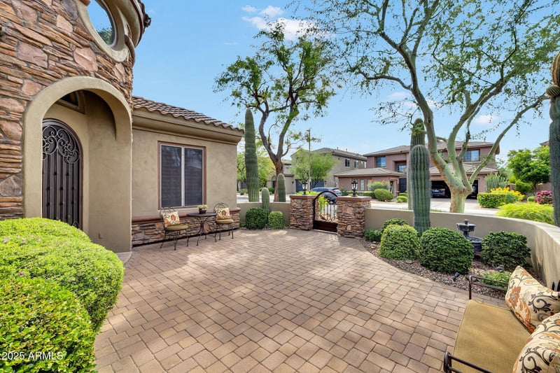 3648 Louise Dr, Phoenix, AZ 85050