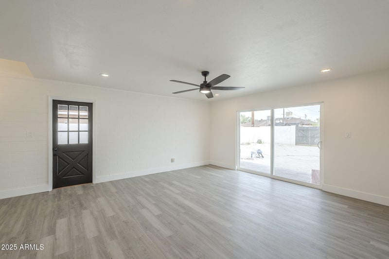3648 Rose Ln, Phoenix, AZ 85019