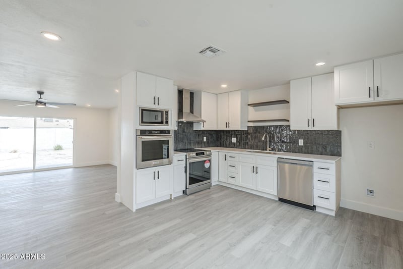 3648 Rose Ln, Phoenix, AZ 85019