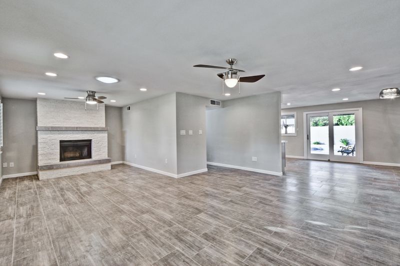 3650 E Thunderbird Rd, Phoenix, AZ 85032