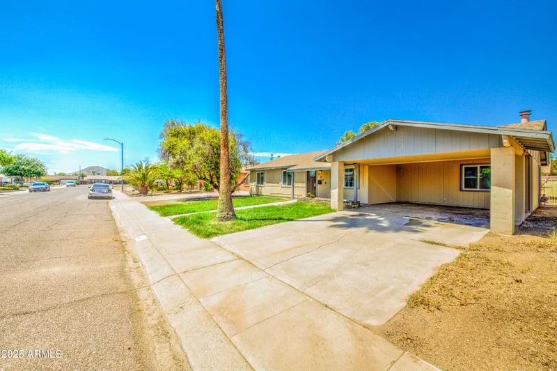 3650 Emile Zola Ave, Phoenix, AZ 85032