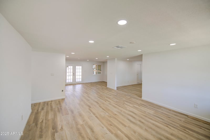 3650 Emile Zola Ave, Phoenix, AZ 85032