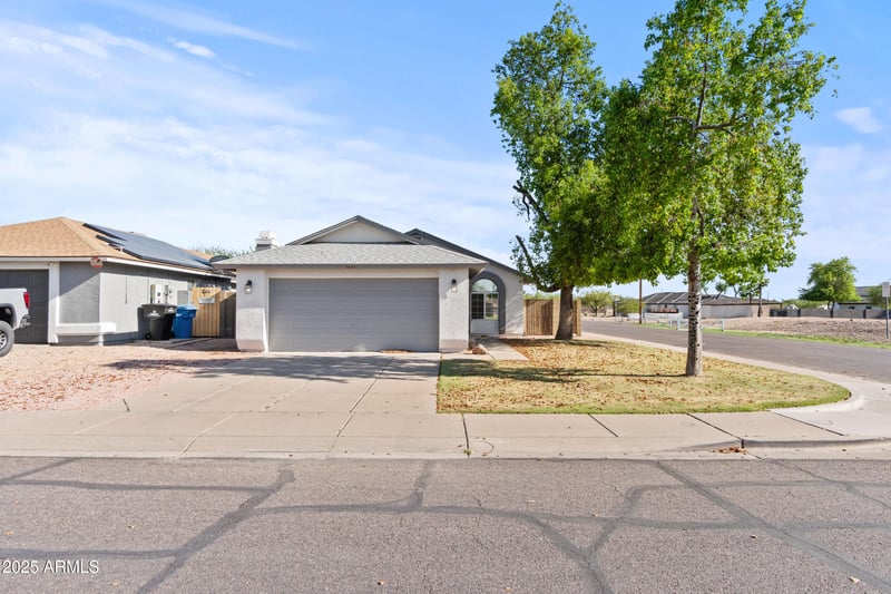 3651 Escuda Dr, Glendale, AZ 85308