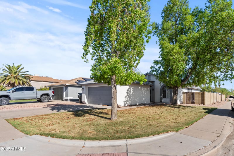 3651 Escuda Dr, Glendale, AZ 85308