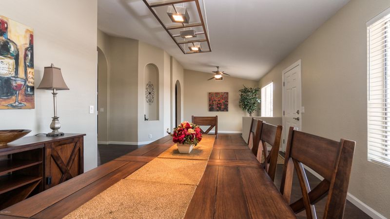 3652 E Cedarwood Ln, Phoenix, AZ 85048