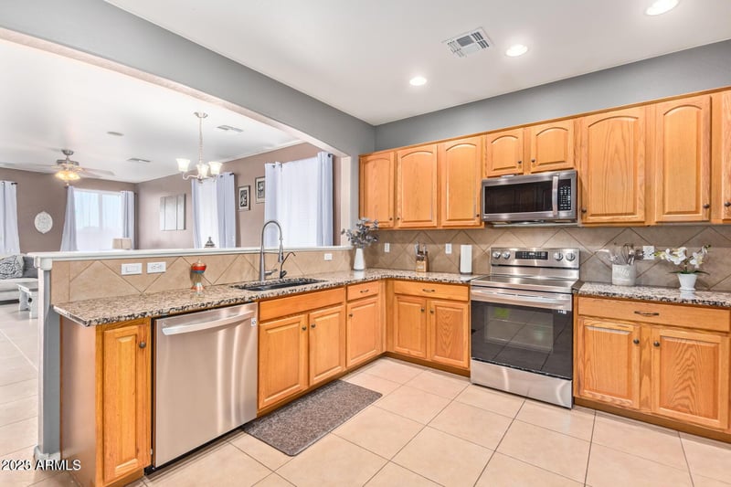 3652 Odessa Dr, San Tan Valley, AZ 85140