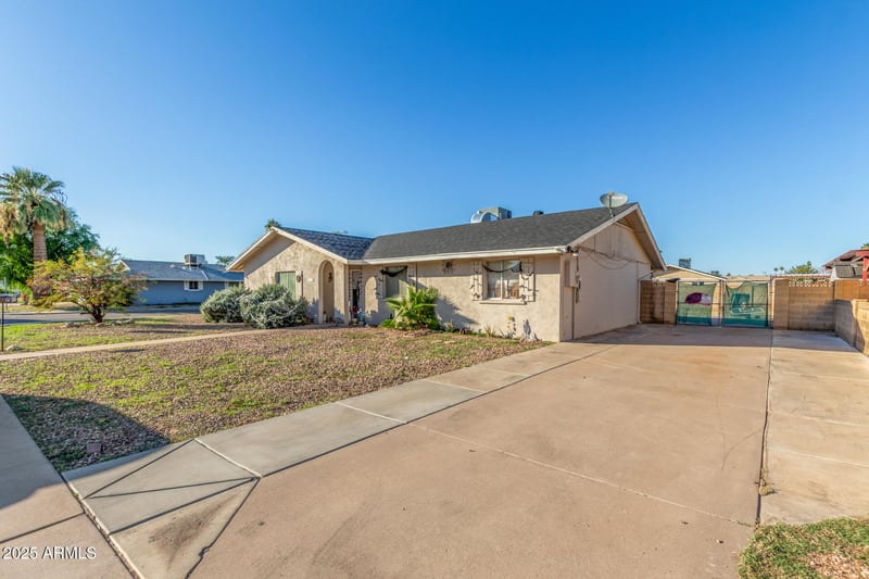 3654 Shangri La Rd, Phoenix, AZ 85029