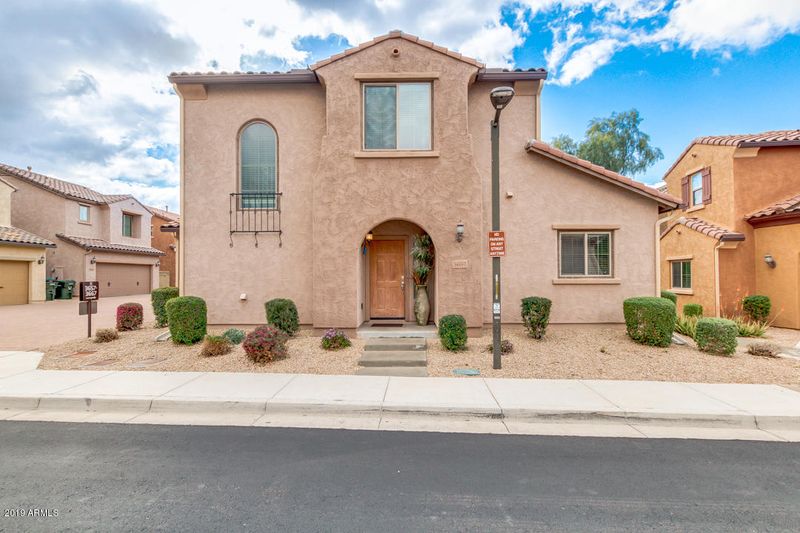 3657 E Zachary Dr, Phoenix, AZ 85050