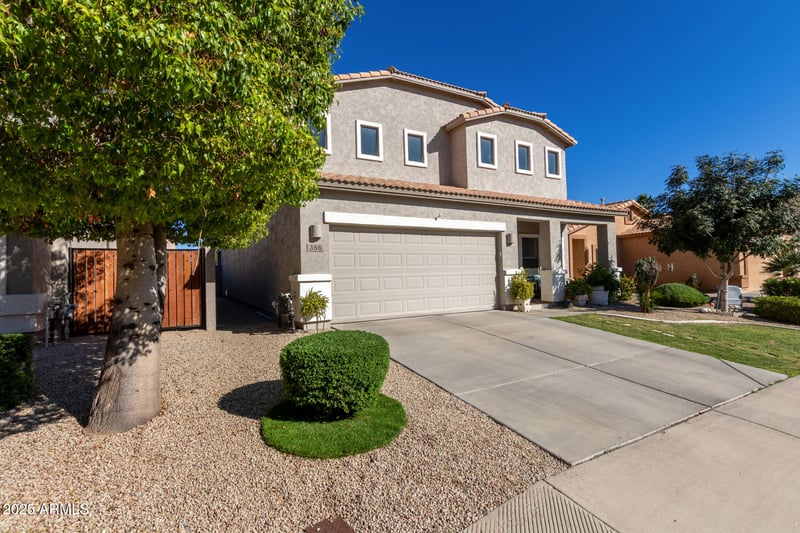 366 Mule Train Trl, San Tan Valley, AZ 85143