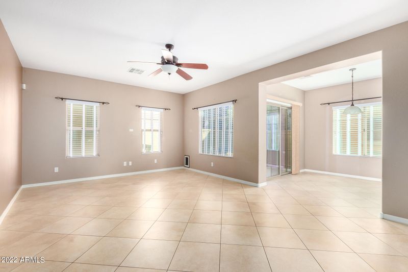 3671 E Zachary Dr, Phoenix, AZ 85050