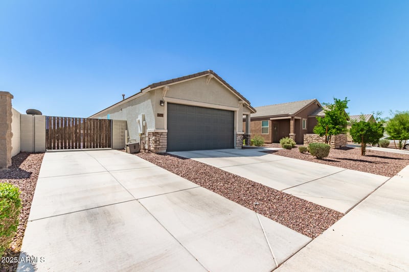 3679 Archer Dr, San Tan Valley, AZ 85140