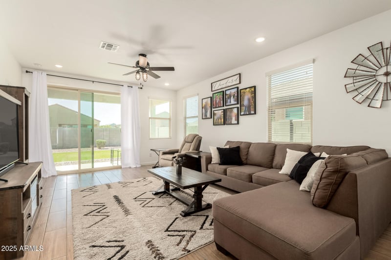 3679 Archer Dr, San Tan Valley, AZ 85140
