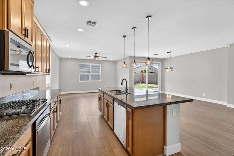 36861 N Moyle St, San Tan Valley, AZ 85140