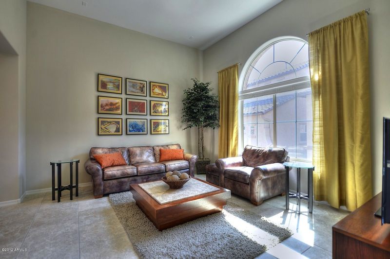 3687 E Zachary Dr, Phoenix, AZ 85050