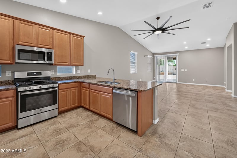 36877 N Yellowstone Dr, San Tan Valley, AZ 85140