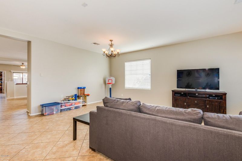 3688 E Jaguar Ave, Gilbert, AZ 85298