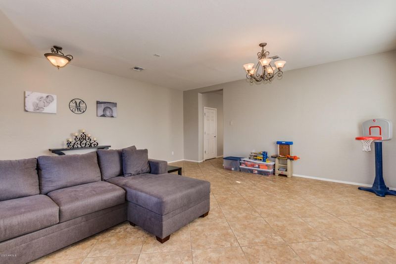 3688 E Jaguar Ave, Gilbert, AZ 85298