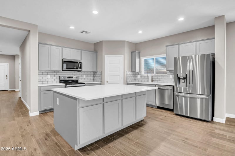 36941 Aleutian Dr, San Tan Valley, AZ 85143