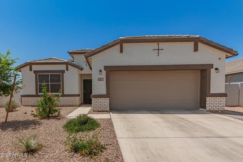 37008 Hinterwald Way, San Tan Valley, AZ 85143