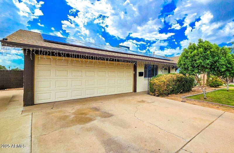 3701 Echo Ln, Phoenix, AZ 85051