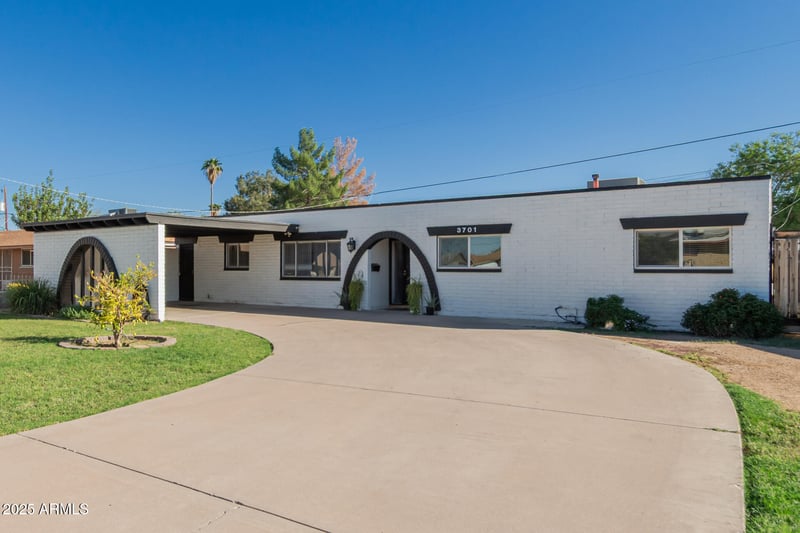 3701 Griswold Rd, Phoenix, AZ 85051