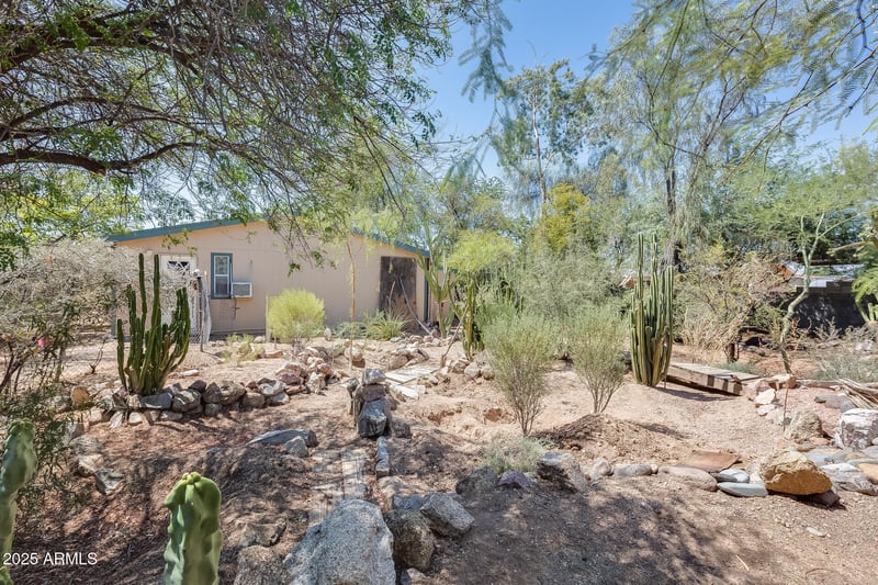 3702 Abraham Ln, Glendale, AZ 85308