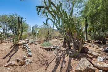 3702 Abraham Ln, Glendale, AZ 85308