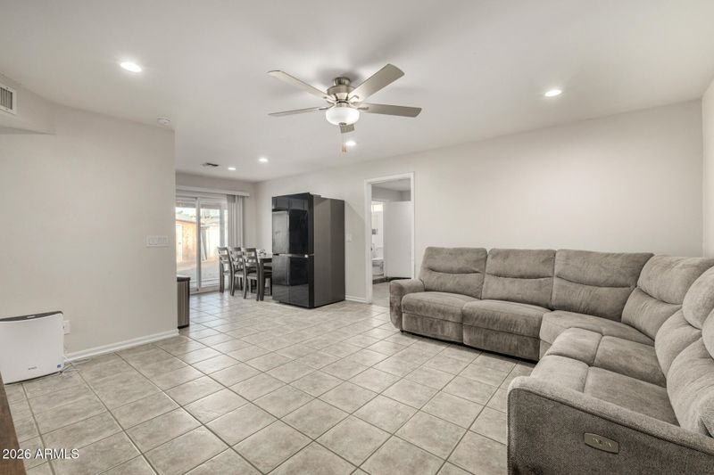 3702 N 64th Dr, Phoenix, AZ 85033