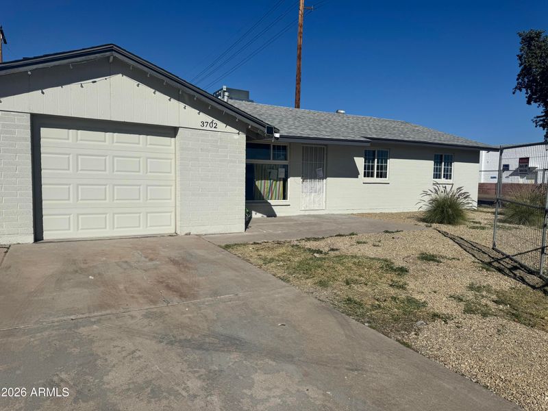 3702 W Glendale Ave, Phoenix, AZ 85051