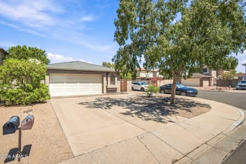 3704 W Villa Maria Dr, Glendale, AZ 85308